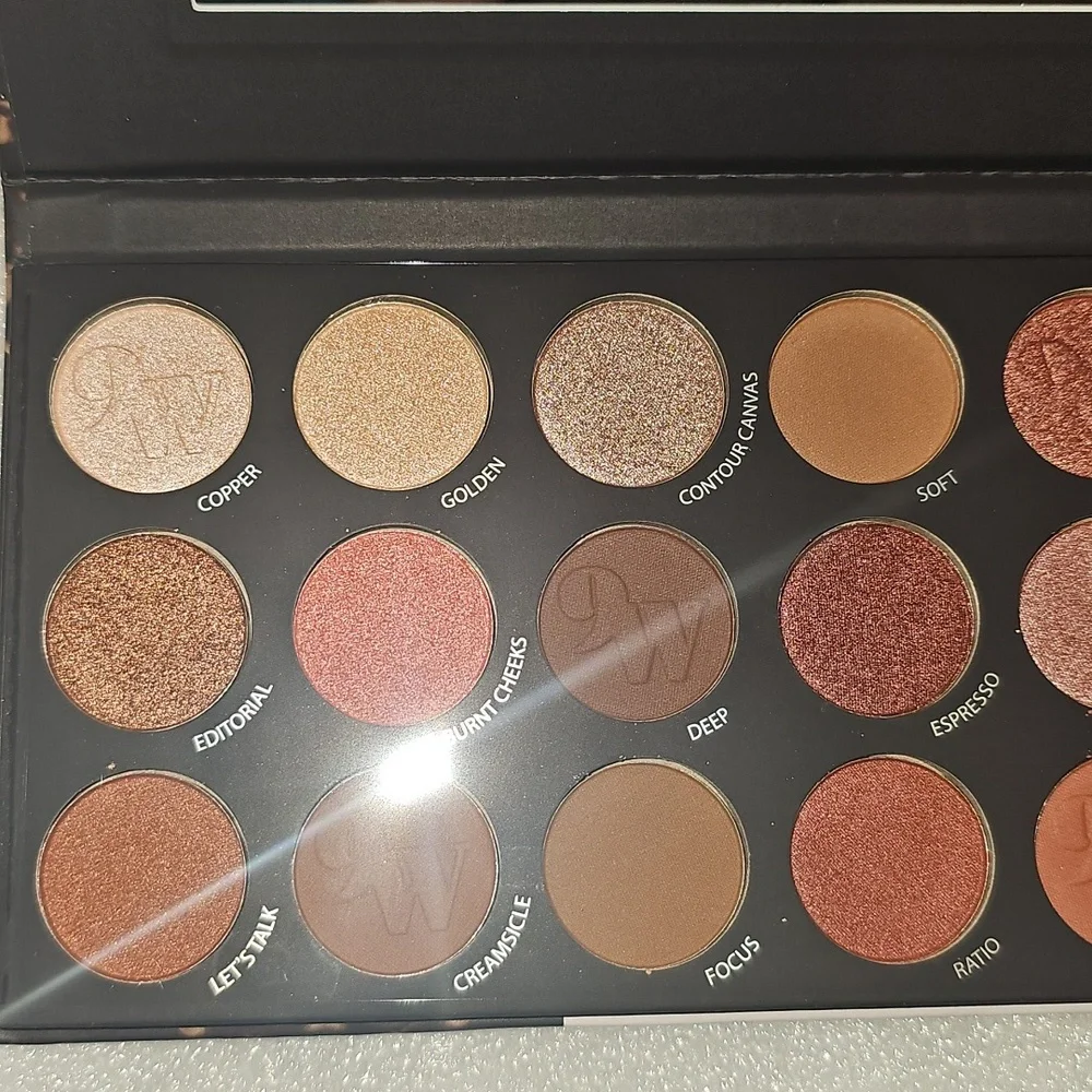 Nine West Sculpt & Shade Eye Collection - Multi-Color 24PC Eyeshadow Palette
